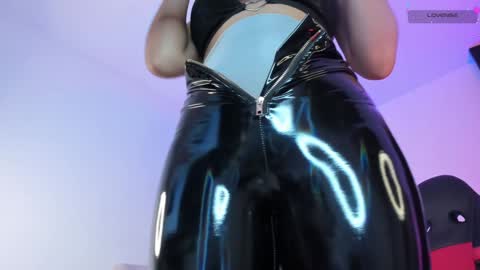 Mia online show from February 2, 10:28 pm