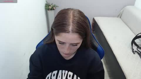 Mia online show from November 8, 2:17 pm