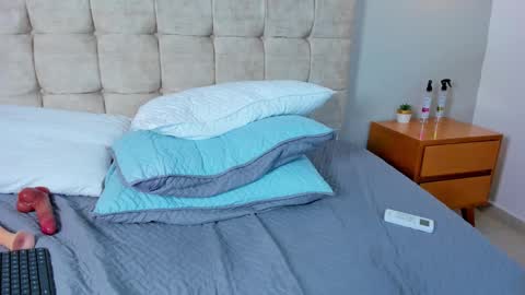 MIA help me get to 25 hands up online show from March 12, 1:23 am