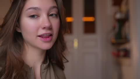 Snapshot of mia_dynasty chatting on October 5, 4:27 pm Mia online show from October 5, 4:27 pm