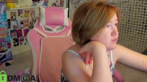 Mia online show from November 10, 2:21 am