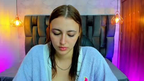 mia_ferrer18 online show from August 6, 1:24 pm