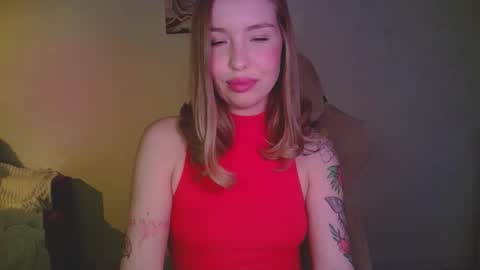 Mia online show from March 23, 9:30 pm