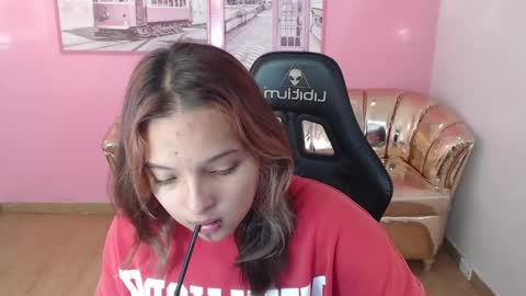 Mia online show from October 6, 12:35 pm