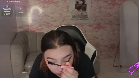 Snapshot of mia_foster_t chatting on February 22, 1:20 pm Mia online show from February 22, 1:20 pm