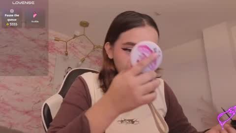 Snapshot of mia_foster_t chatting on March 3, 1:17 pm Mia online show from March 3, 1:17 pm