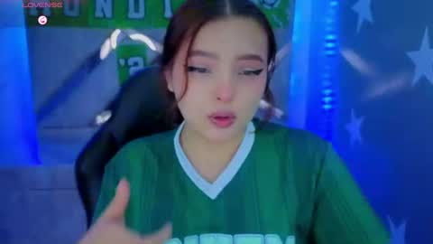 Snapshot of mia_foster_t chatting on July 5, 1:07 pm Mia online show from July 5, 1:07 pm