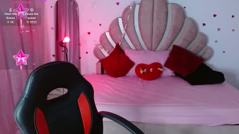 mia online show from May 12, 1:36 am