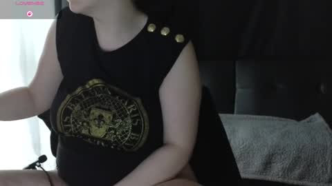 Golden ones online show from March 9, 2:21 pm