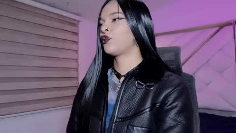 Mia online show from May 6, 2:51 am