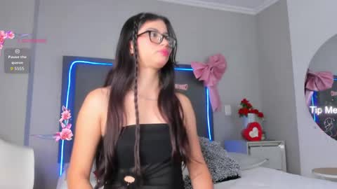 Snapshot of mia_gomez52 chatting on March 31, 1:22 pm mia online show from March 31, 1:22 pm
