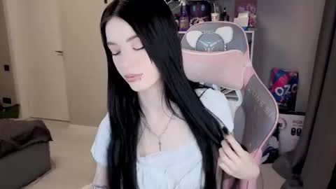 MIA HELP ME REACH 100 LIKES online show from February 23, 3:31 pm