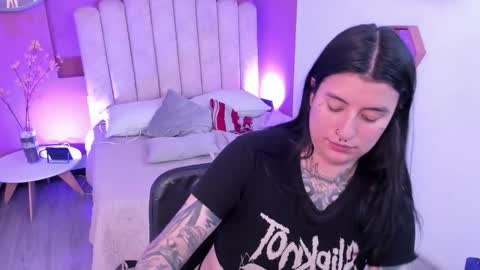 Val  online show from February 12, 8:04 pm