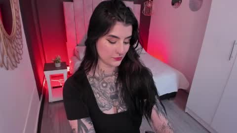 Val  online show from May 25, 6:58 pm