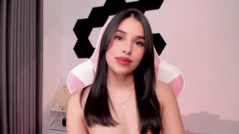 Snapshot of mia_johnsonll chatting on January 12, 6:28 am Lau online show from January 12, 6:28 am