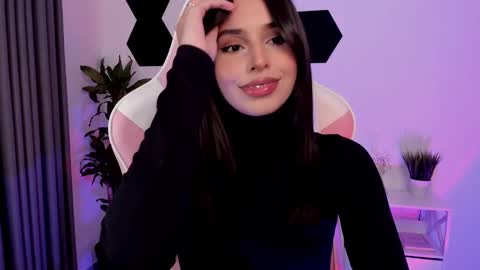 Snapshot of mia_johnsonll chatting on March 3, 8:38 am Lau online show from March 3, 8:38 am
