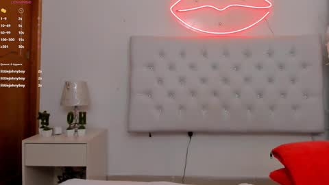 Snapshot of mia_jonnees chatting on January 25, 6:24 pm online show from January 25, 6:24 pm