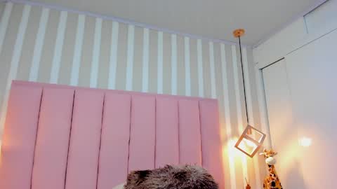 Snapshot of mia_jons20 chatting on May 11, 2:45 pm Naomi online show from May 11, 2:45 pm