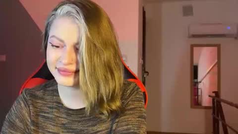 Snapshot of mia_kamp chatting on September 12, 8:20 pm Mia online show from September 12, 8:20 pm