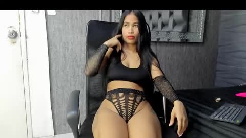 Snapshot of mia_kleim chatting on January 10, 2:35 am MIA KLEIM online show from January 10, 2:35 am