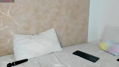 Snapshot of mia_lehn chatting on March 4, 2:38 am MIA online show from March 4, 2:38 am