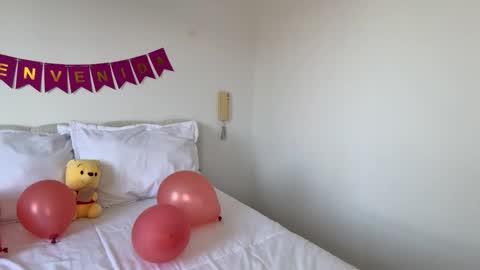 Snapshot of mia_lehn chatting on January 19, 1:26 pm MIA online show from January 19, 1:26 pm