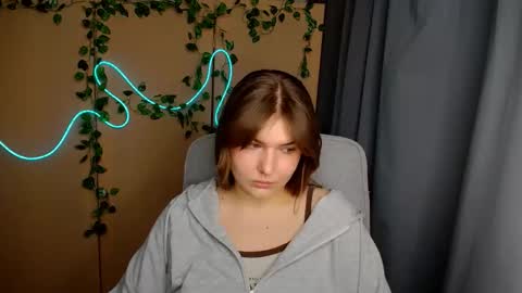 mia_lemm online show from April 10, 5:56 am