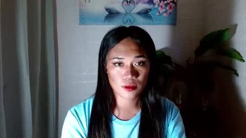 Mia online show from March 8, 9:17 am