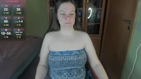 mia_lores online show from May 6, 9:36 am