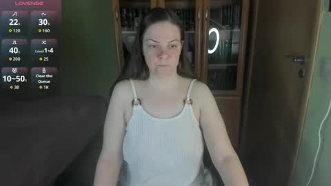 mia_lores online show from May 21, 9:05 am