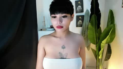 M I A online show from May 16, 5:45 pm