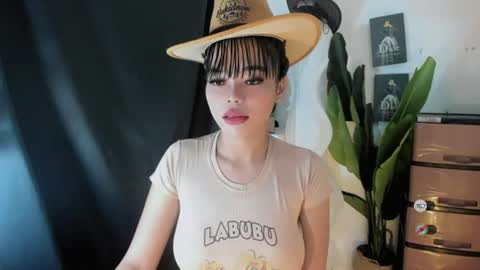 M I A online show from July 1, 9:11 am