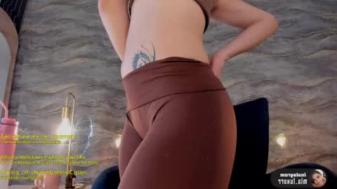 Snapshot of mia_luxor chatting on April 29, 11:47 am mia_luxor online show from April 29, 11:47 am