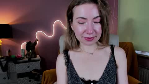 Snapshot of mia_luxx92 chatting on September 27, 7:13 am Mia online show from September 27, 7:13 am