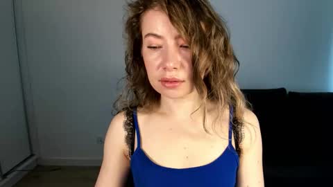 Mia online show from May 2, 6:40 am