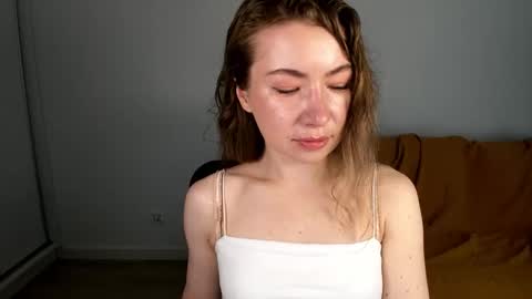 Mia online show from May 5, 6:43 am