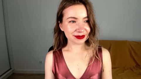 Mia online show from May 10, 1:27 pm