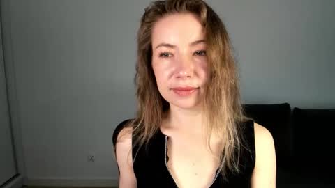 Mia online show from May 14, 7:15 am