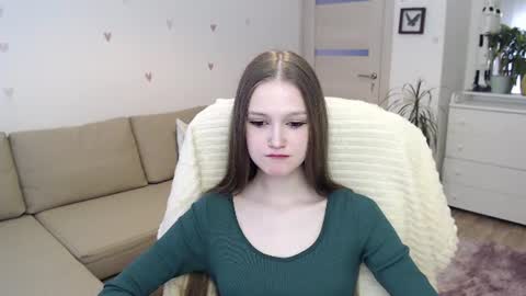 Mia online show from July 22, 10:40 am