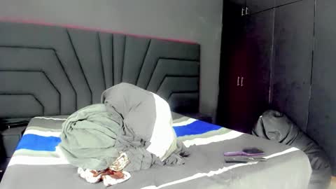 Mia3 online show from December 17, 2:39 am