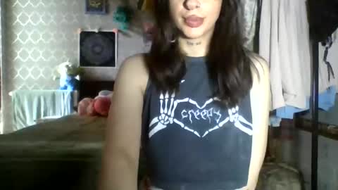 Snapshot of mia_meeeow chatting on June 23, 11:08 am Mia online show from June 23, 11:08 am