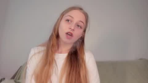 Snapshot of mia_meows chatting on March 19, 4:11 pm Mia here Appreciate your support online show from March 19, 4:11 pm