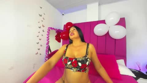 Snapshot of mia_miller001 chatting on February 15, 7:21 pm MiaMiller online show from February 15, 7:21 pm