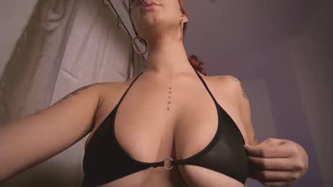 mia independent model online show from December 5, 3:09 pm