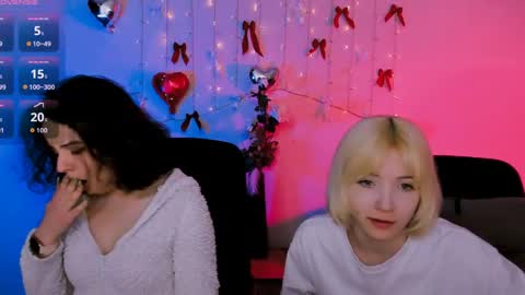 Snapshot of mia_mooon_ chatting on April 28, 8:41 am mia_mooon_ online show from April 28, 8:41 am