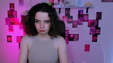Snapshot of mia_mooon_ chatting on May 17, 9:17 am mia_mooon_ online show from May 17, 9:17 am