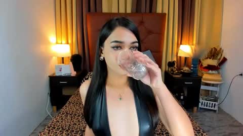 Snapshot of mia_mow chatting on February 8, 6:22 am They called me MIA online show from February 8, 6:22 am