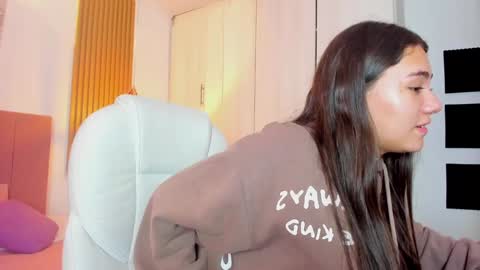 Mia Nevaeh - follow me online show from January 14, 9:09 pm