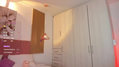 Snapshot of mia_nevaeh chatting on March 19, 8:46 pm Mia Nevaeh - follow me online show from March 19, 8:46 pm