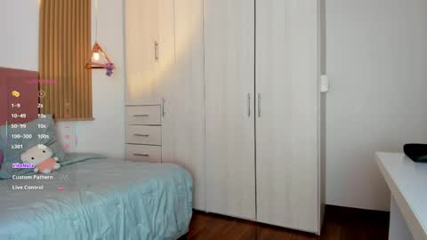 Mia Nevaeh - follow me online show from May 15, 8:05 pm